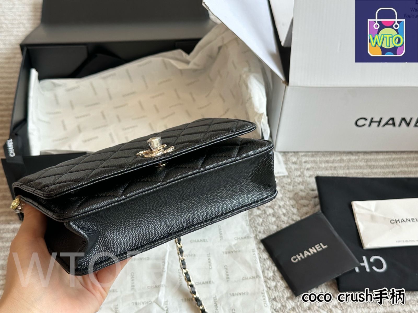 【洗練されたデザイン】CHANEL 25SS バングル メタルストラス バングル - メタル、レジン & ストラス、ゴールド