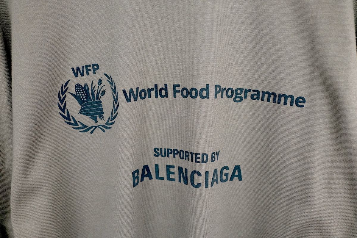 BALENCIAGA WFP Long Sleeved T-Shirt バレンシアガ プリント ロゴ