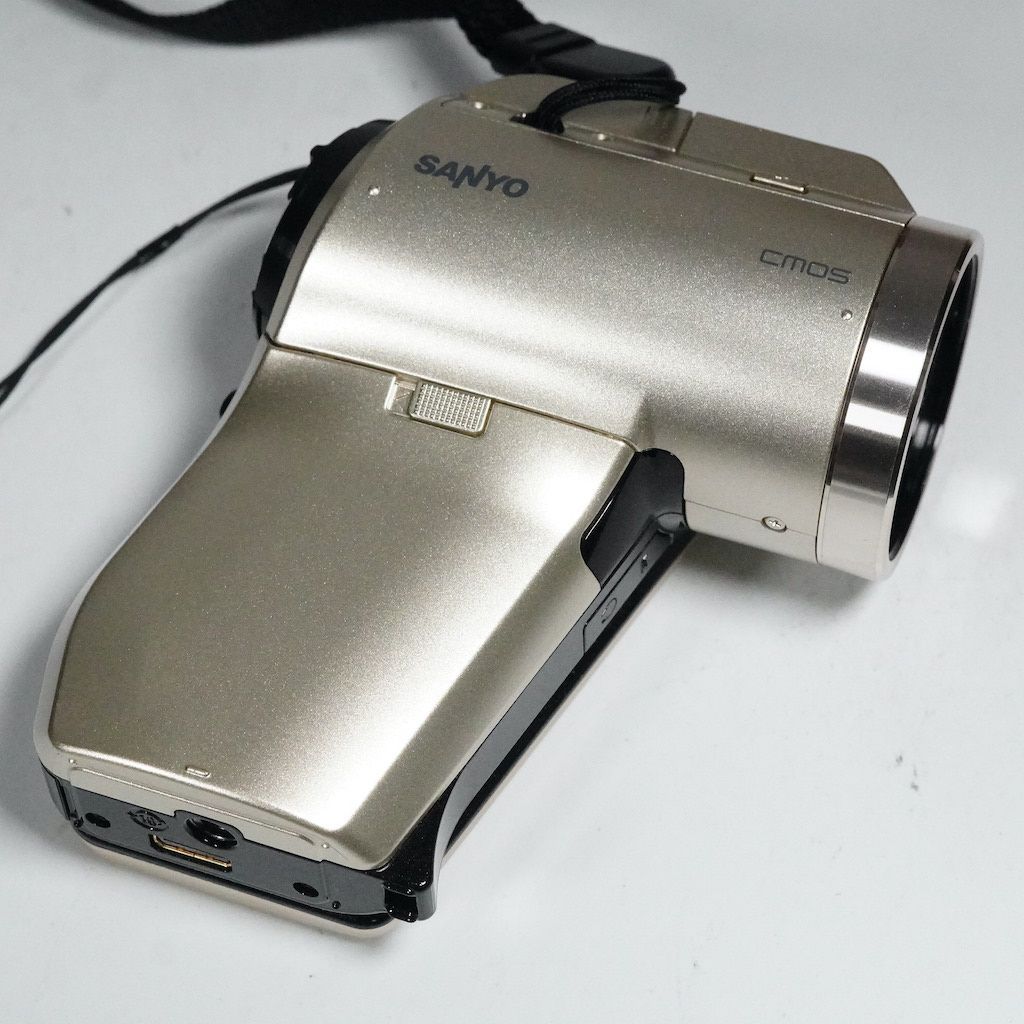 SANYO Xacti DMX-HD2000 FullHDシャンパンゴールド 廃盤SANYO サンヨー Xacti DMX-HD2000 シャンパンゴールド 三洋、フル
