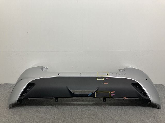 ヤリス X/G/KSP210/MXPA10/MXPA15 純正 リア バンパー 52159-K0010/20