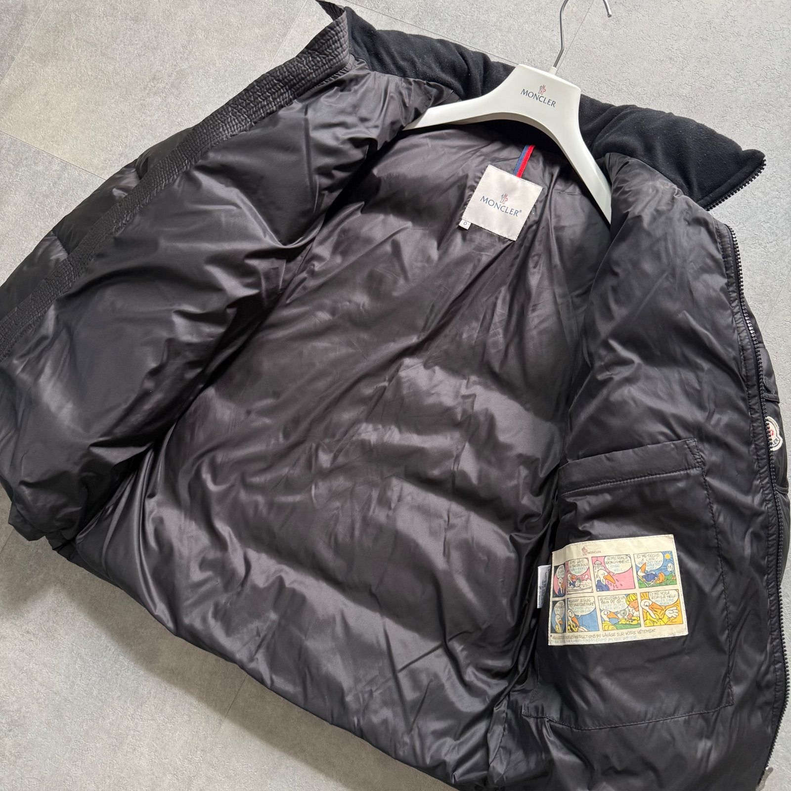 MONCLER モンクレール ダウンジャケット ブラック メンズアウター