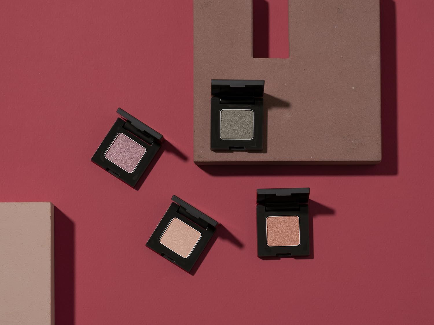 新着商品】日々の生活にニュアンスを彩る」2g 艶感 「透明感 (d20 アイ