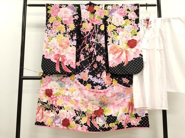 100%新品，新品 平和屋着物[]七五三　女の子　７歳　祝着　四つ身　襦袢セット　刺繍　ハート　草花舞蝶文　黒地　銀彩　洗える着物　CAAR6715ze 着物・着物ドレス
