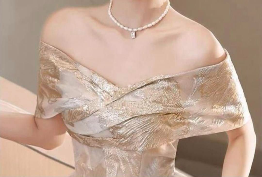 大判の花柄がオシャレなオフショル イブニングドレス♩.• 上品な花柄がオシャレなオフショル イブニングドレス?.? - メルカリ