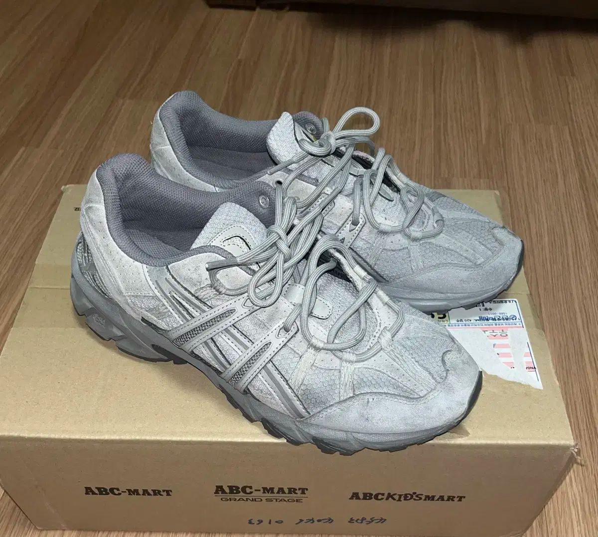 【雷市場（ポンジャン）商品韓国直送】 Asics(アシックス) ゲルソノマ オイスター グレー 270
