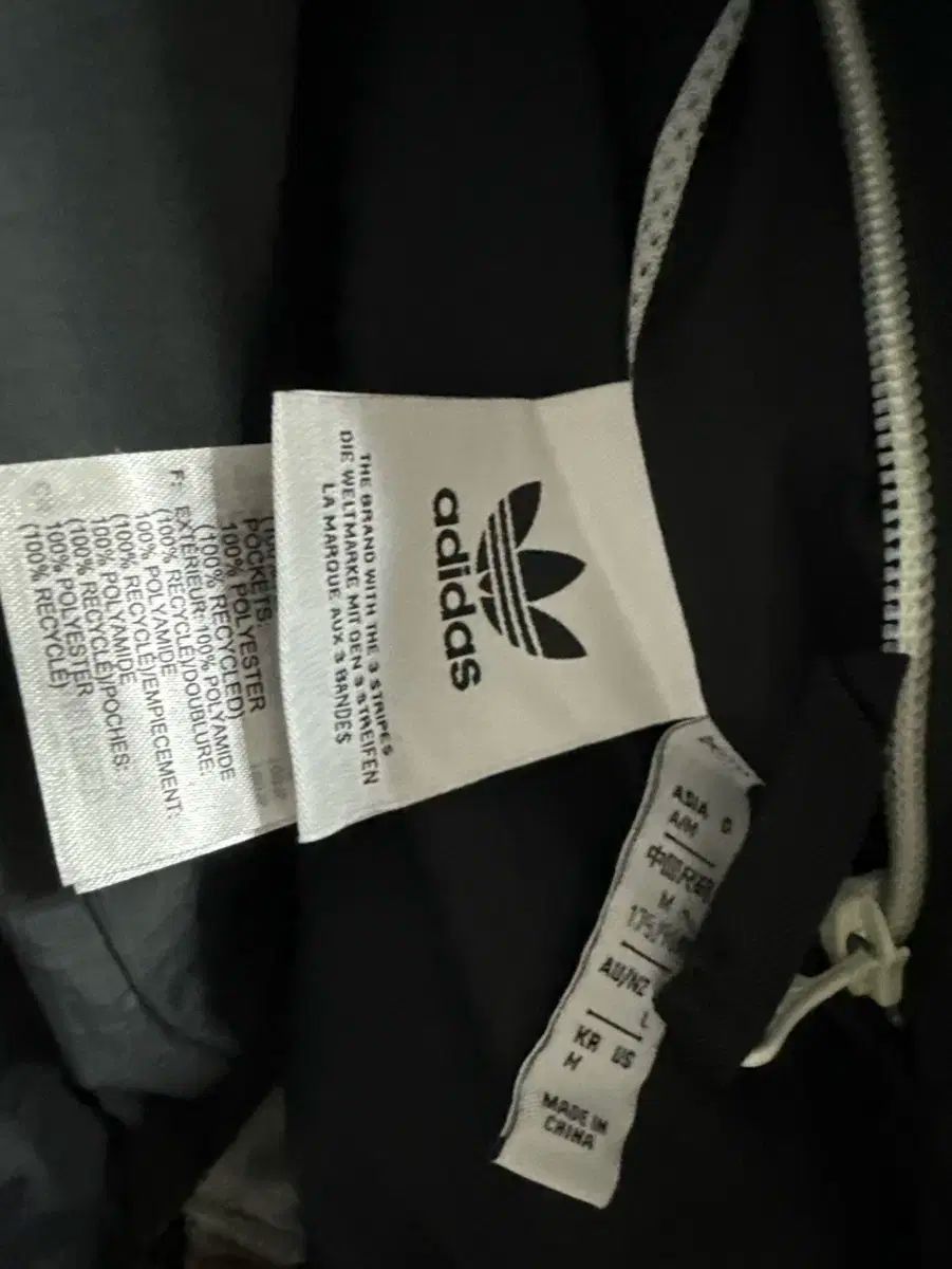  adidas アディダス YESEYESEE イェスアイシー セット 上部と下部 M その他 セットアップ