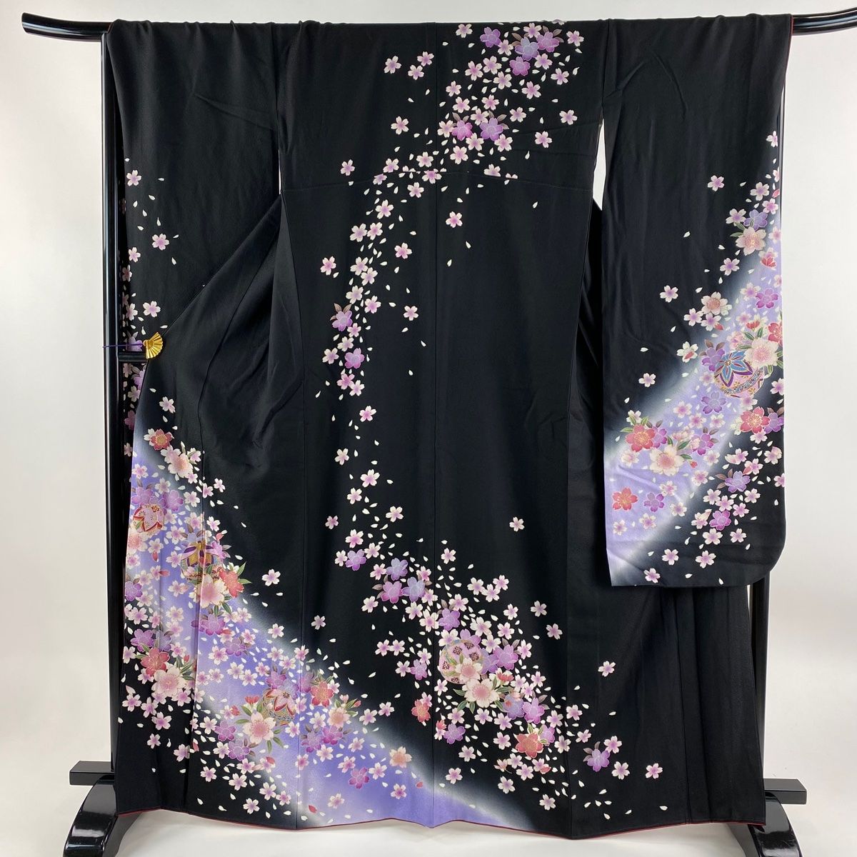 振袖 身丈166.5cm 裄丈69.5cm L 袷 桜 鞠 金糸 金彩 黒 正絹 