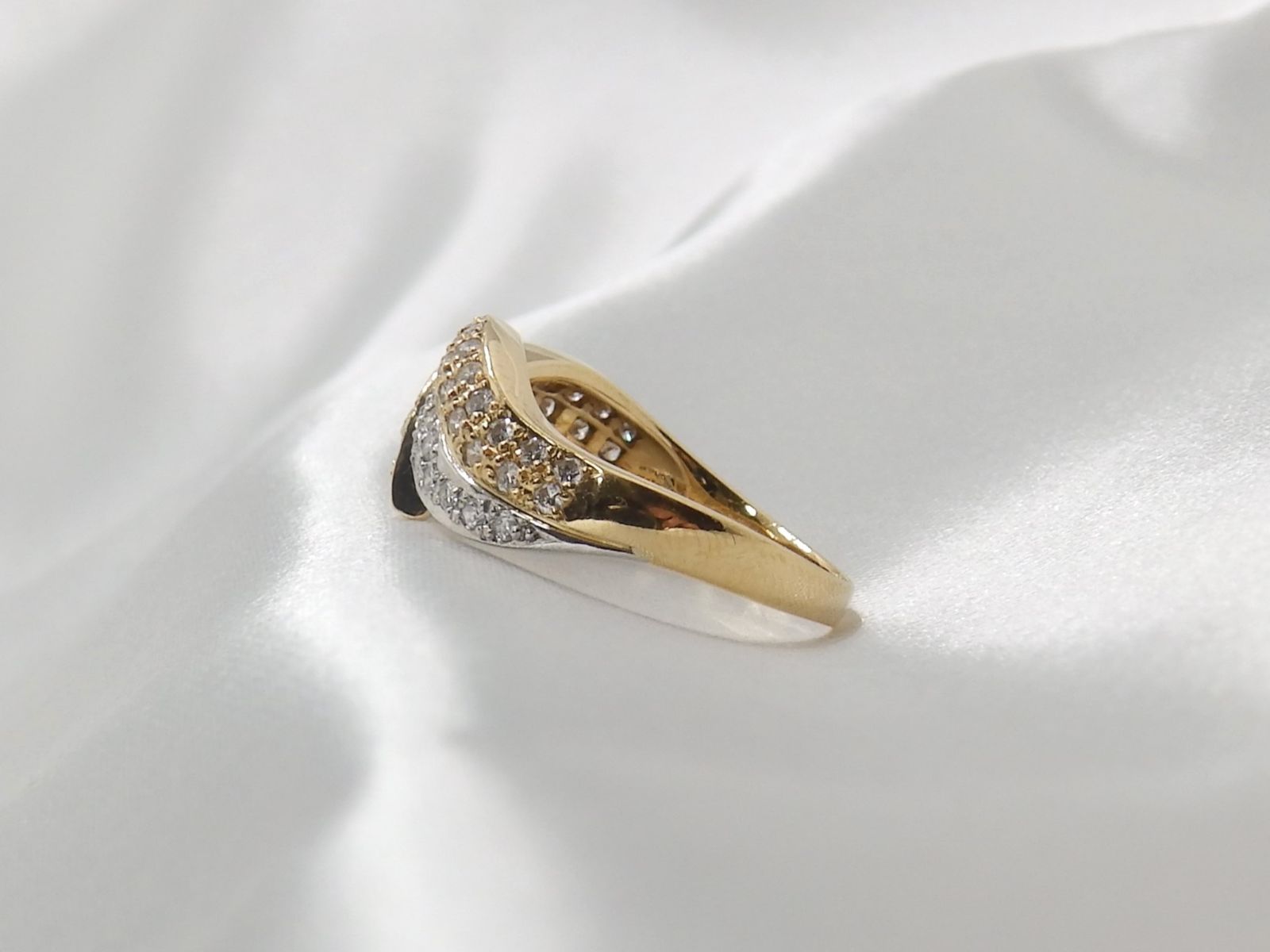 金・プラチナ】天然ダイヤモンドのコンビリング【0.58ct】【0.066ct  