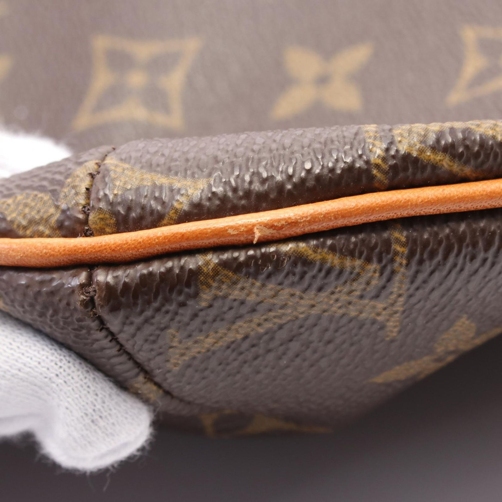 VUITTON ルイ
