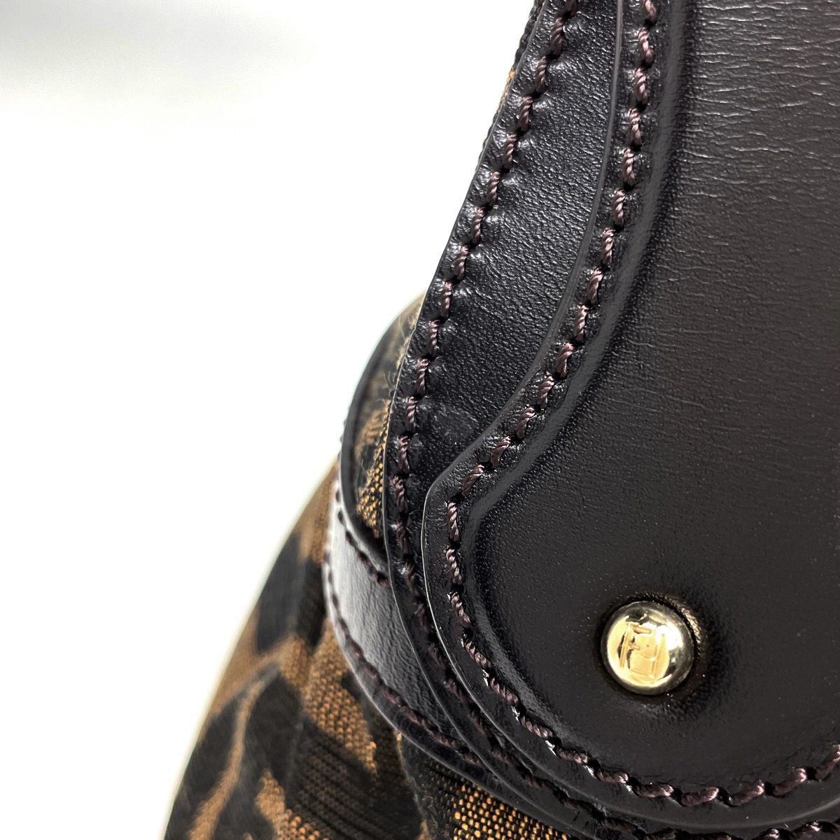 【A】フェンディ FENDI ズッカ ワンショルダー バッグ 8BR448 美品 楽天市場】【バッグ】FENDI フェンディ ズッカ柄 セミショルダー