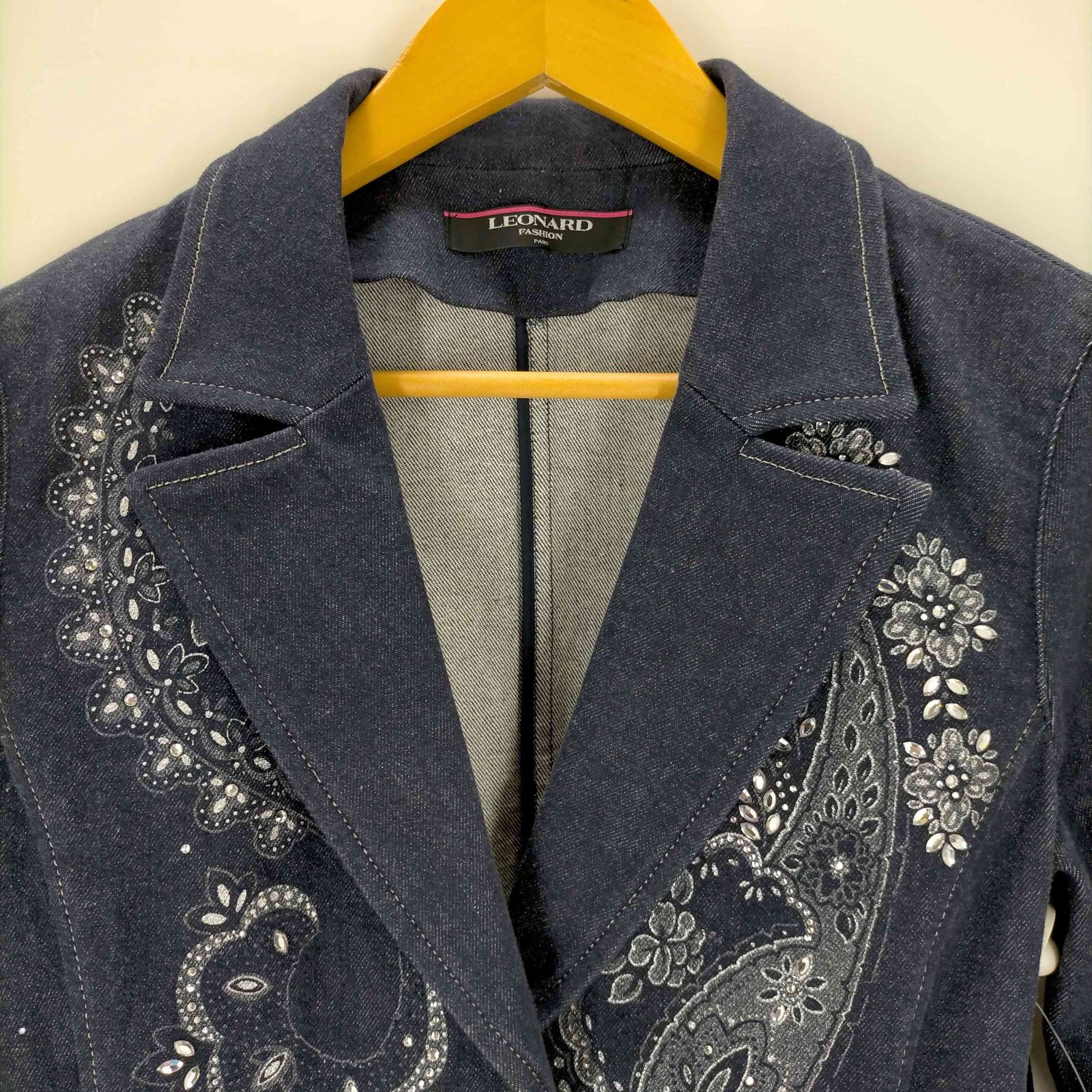 【美品】LEONARDレオナール日本製エンブロイダリー刺繍デニムジャケットL 美品】LEONARDレオナール日本製エンブロイダリー刺繍デニム