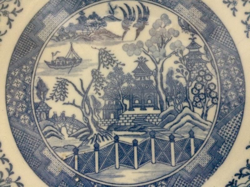 セール！・ ベロ藍　印判手　花窓文　明治期　大皿　22/1_63 ベロ藍 印判手 花窓文 明治期 大皿 22/1_63 : lac-yhショップ