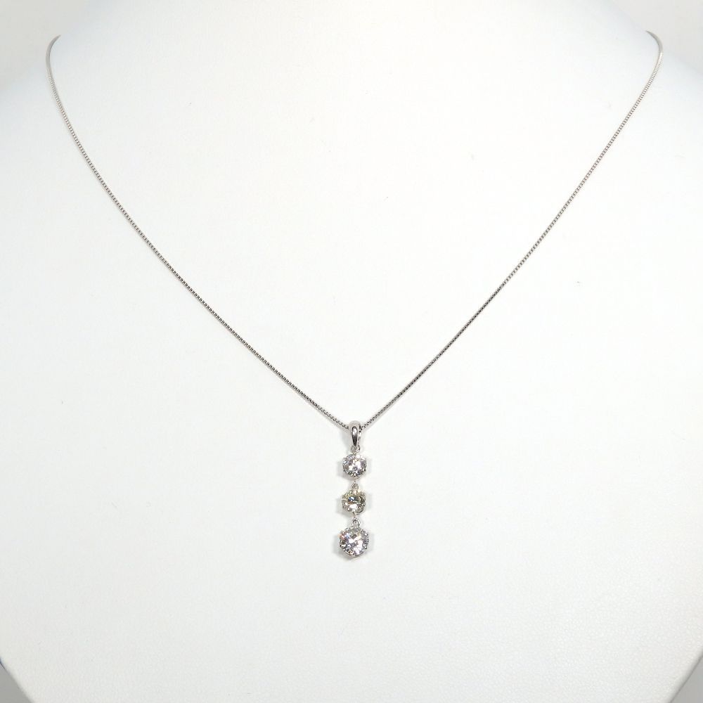 Pt900 プラチナ ダイヤモンド 0.314ct 0.32ct 0.49ct ペンダント付ネックレス トリロジー 3個石 中古 美品 レディース ダイヤ 質屋