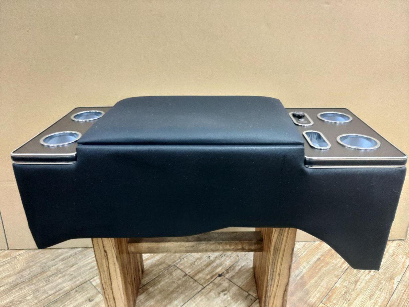 訳アリ ハイエース 200系 コンソールボックス 標準車 250521-5