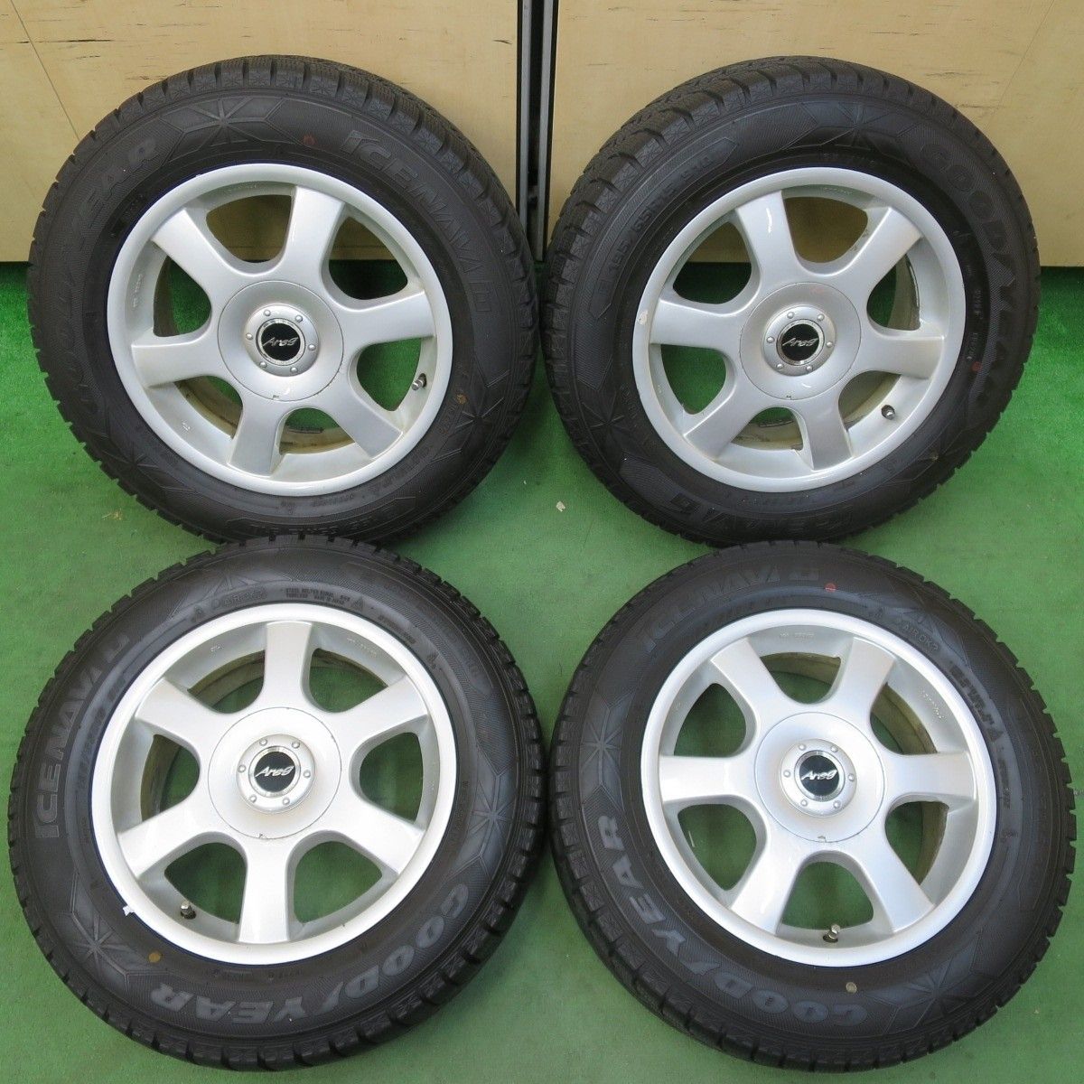 送料込み！アルミホイールに195/65R15にグッドイヤー アイスナビ
