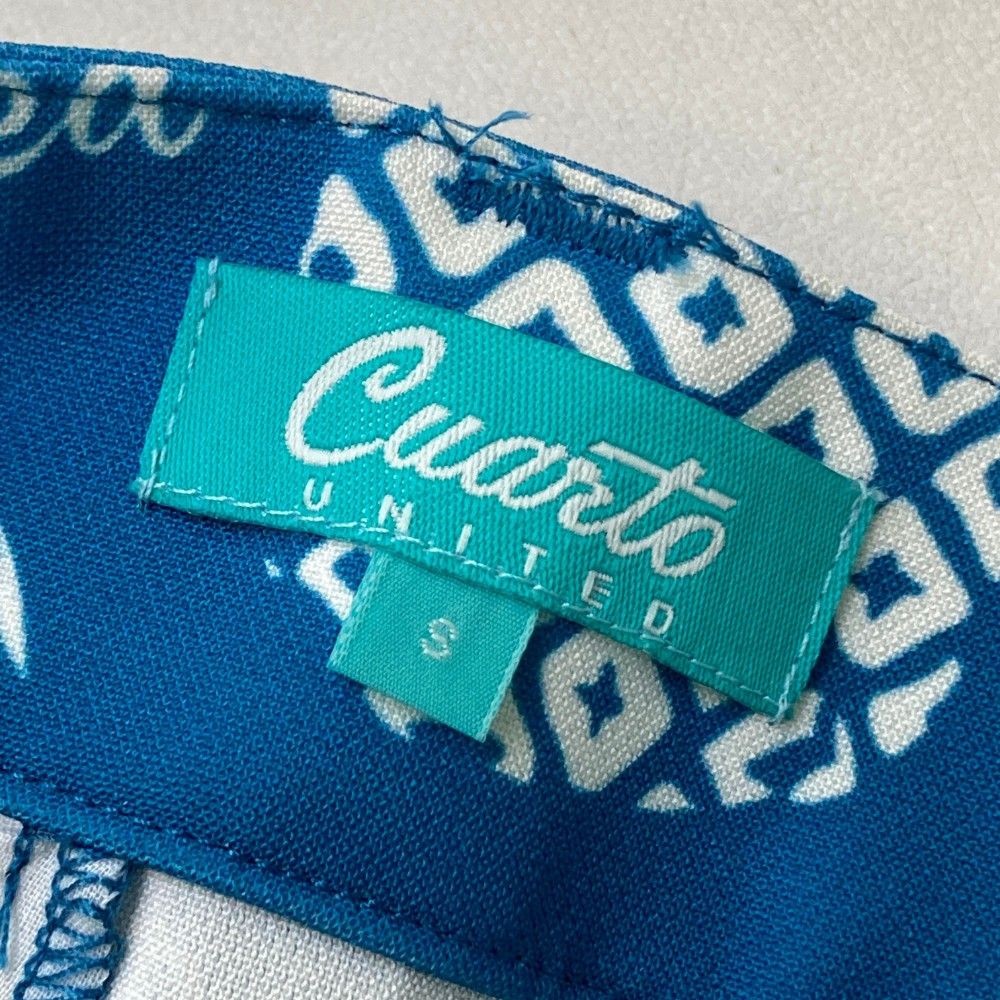 サイズ：S CUARTO UNITED クアルトユナイテッド  ストレッチスカート パイナップル柄 ブルー系 [240101425222] ゴルフウェア レディース ストスト サイズ：S CUARTO UNITED クアルトユナイテッド ストレッチ