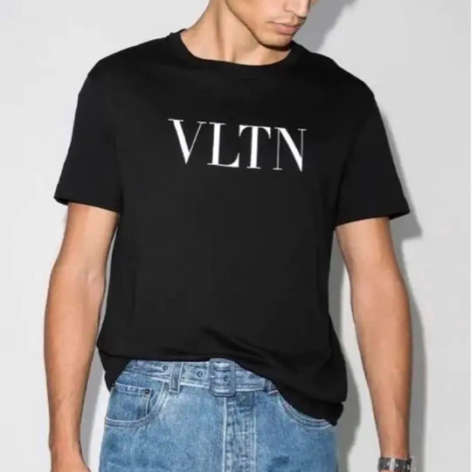 VALENTINO/ VLTN ロゴTシャツ/M 黒 - メルカリShops