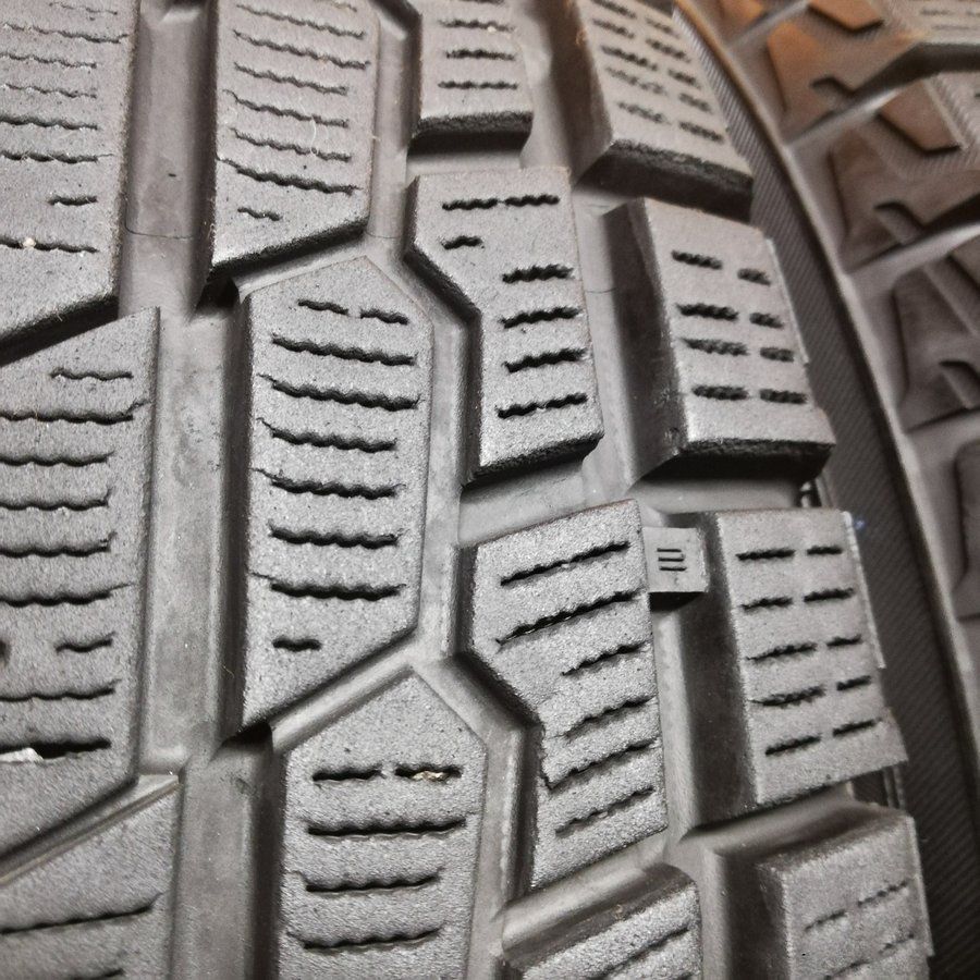225/65R17 ヨコハマタイヤ 2016年 70％ 中古スタッドレス 4本