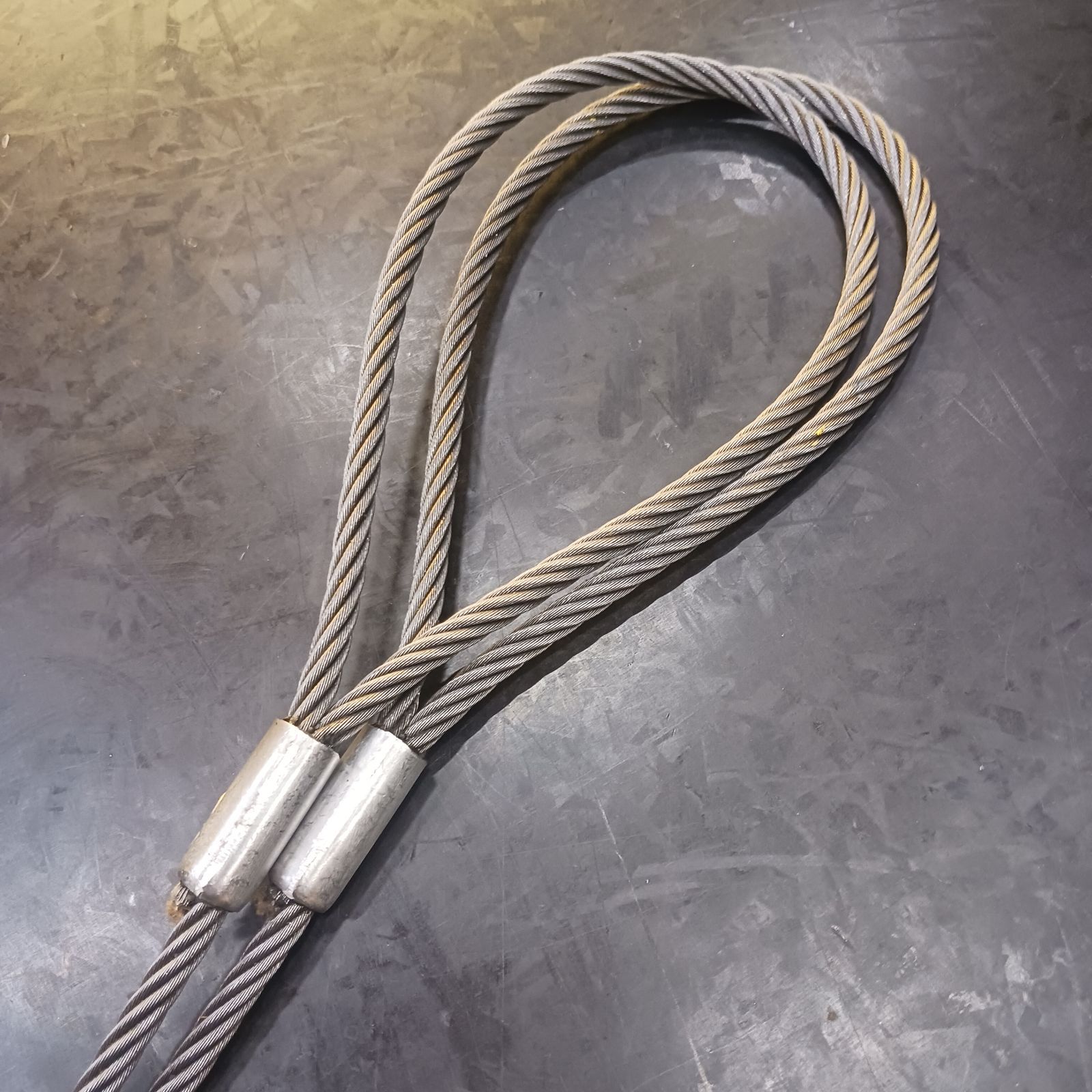 玉掛けワイヤーロープ（ロック加工品） 10mm×2m 2本～ - メルカリ