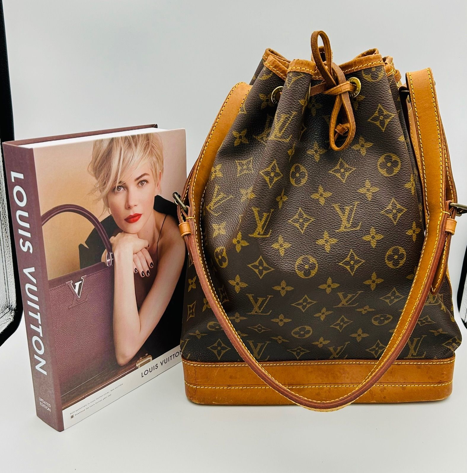 ルイ　ヴィトン  巾着型　ショルダーバッグ　正規品　VUITTON モノグラムダミエ