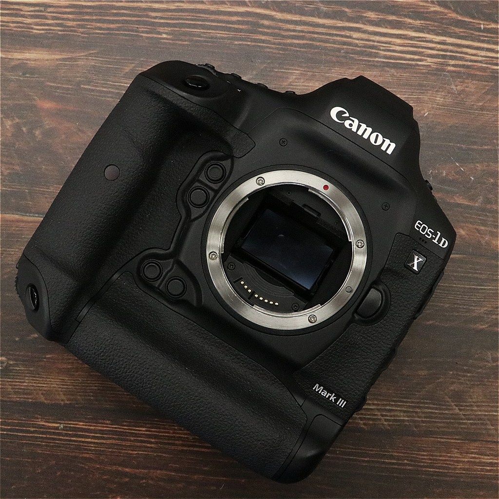 極上品/ショット数16,000回以下】 Canon EOS-1D X Mark III