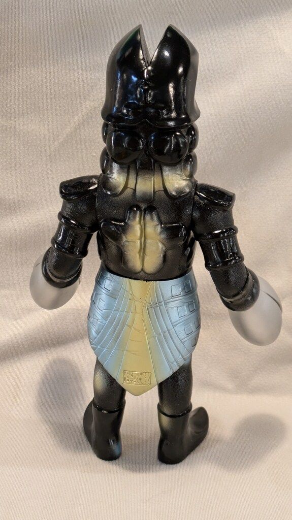 円谷コミュニケーションズ 怪獣郷 注文 バルタン(ブラック) 黒色成型