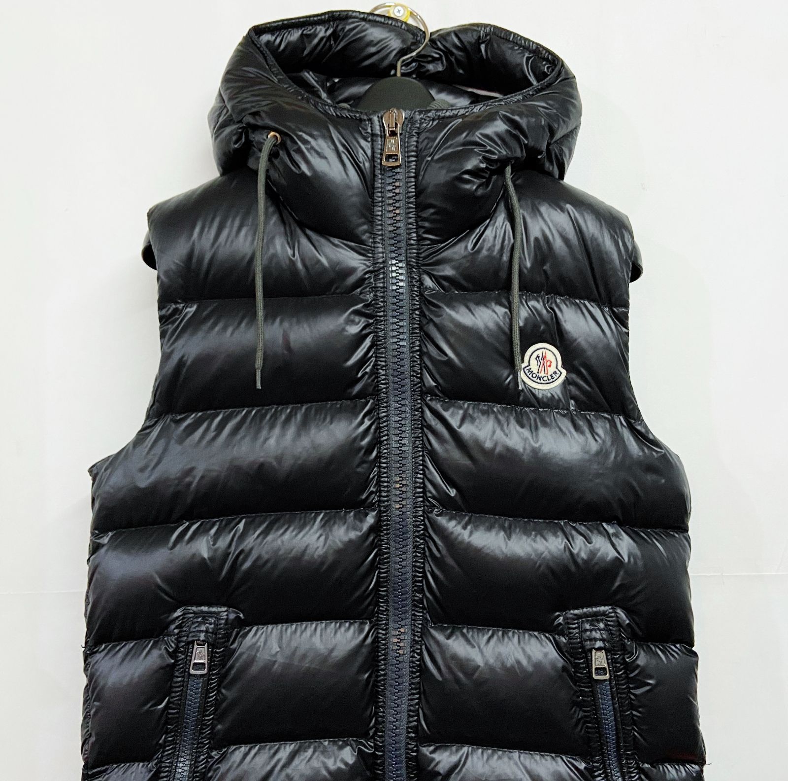 MONCLER｜モンクレール BARTHOLOME GILET バルトロメ ジレ フード付き ダウンベスト - メルカリ