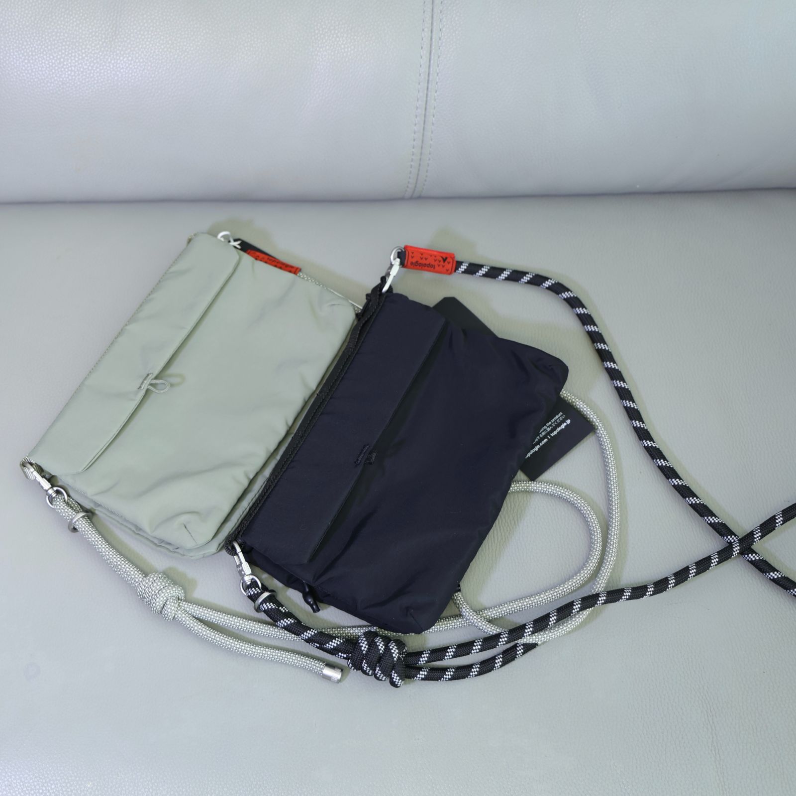 Topologie ボトルサコッシュ トポロジー ストラップ付き