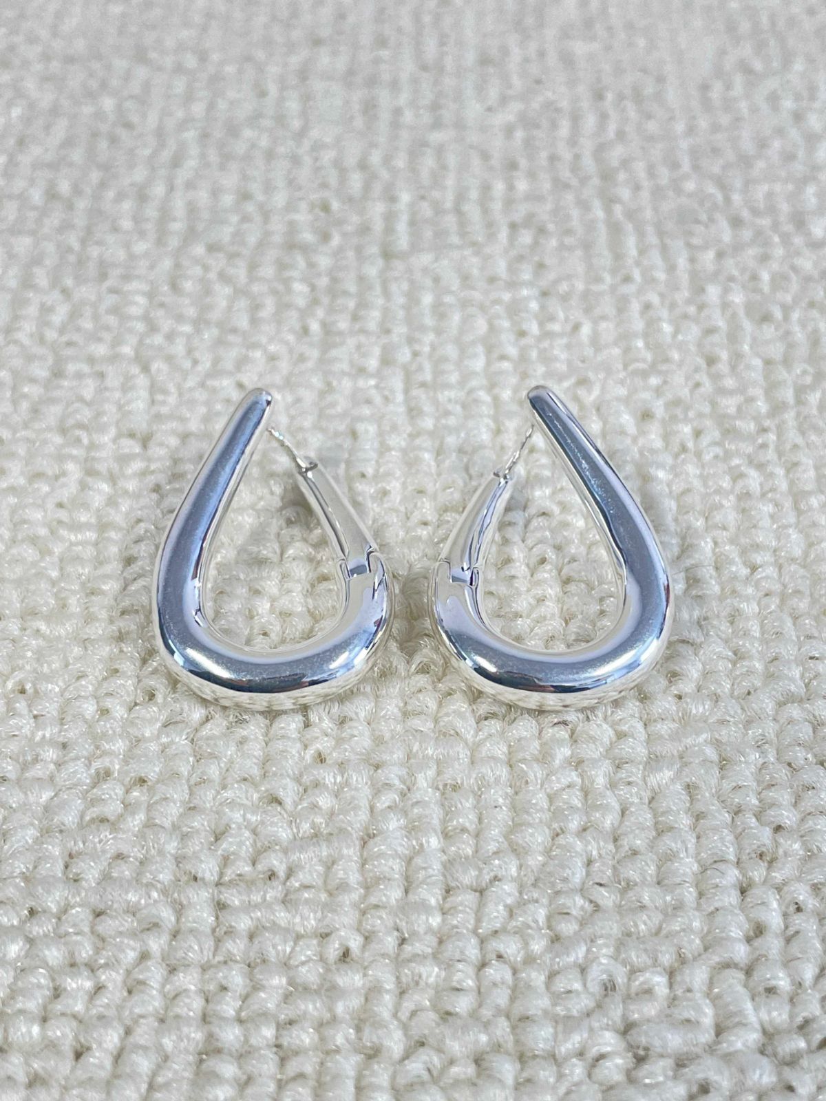クラネ CLANE シルバー ドロップフープピアス 涙型フォルム シンプルモードアクセサリー レディース X314