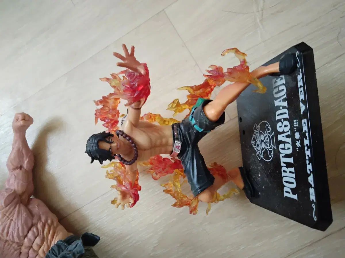 ONE PIECE ワンピース 白ひげ 海賊 3 人 フィギュア