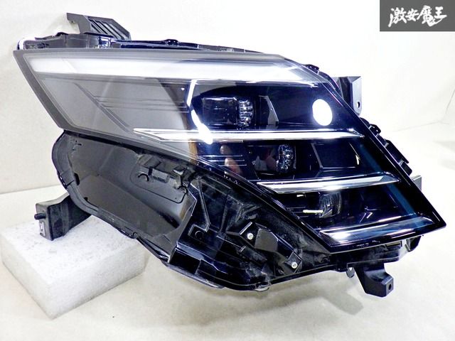 美品！　日産　セレナ　C28 右ヘッドライト Amazon.co.jp: セレナ R4.12～ [C28系] LED ヘッドライト