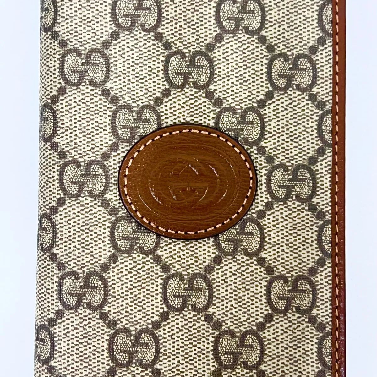 美品】GUCCI グッチ iPhone 15 15pro 携帯ケース GG 手帳型