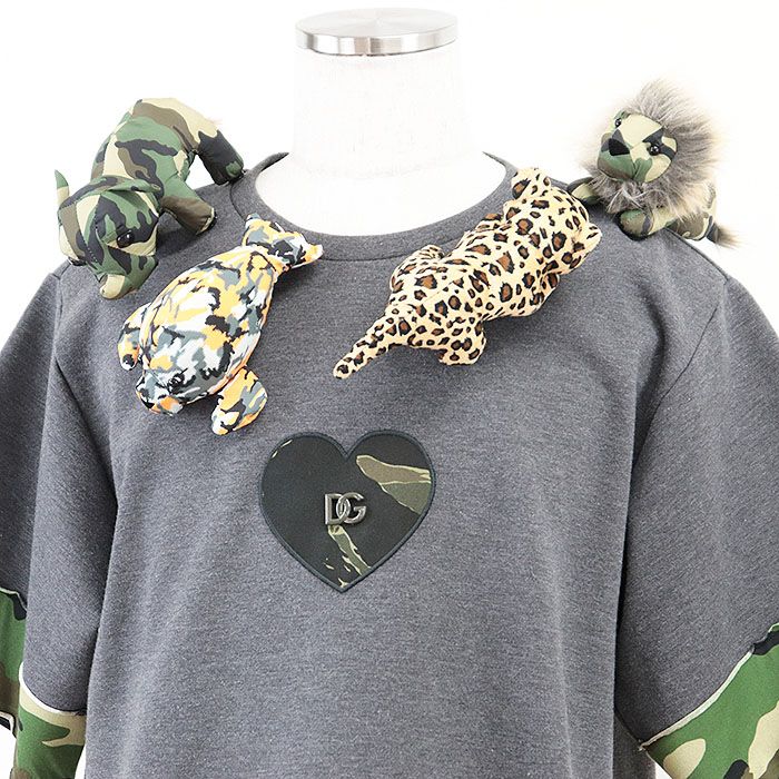 DOLCE-GABBANA ドルチェアンドガッバーナ 半袖Tシャツ ダンボールニット ジャージー DG ロゴ ハート パッチ カモフラージュ ワッペン アニマル 動物 ぬいぐるみ ドール 取外可 クルーネック 丸首 レディース S 灰色 イタリア製