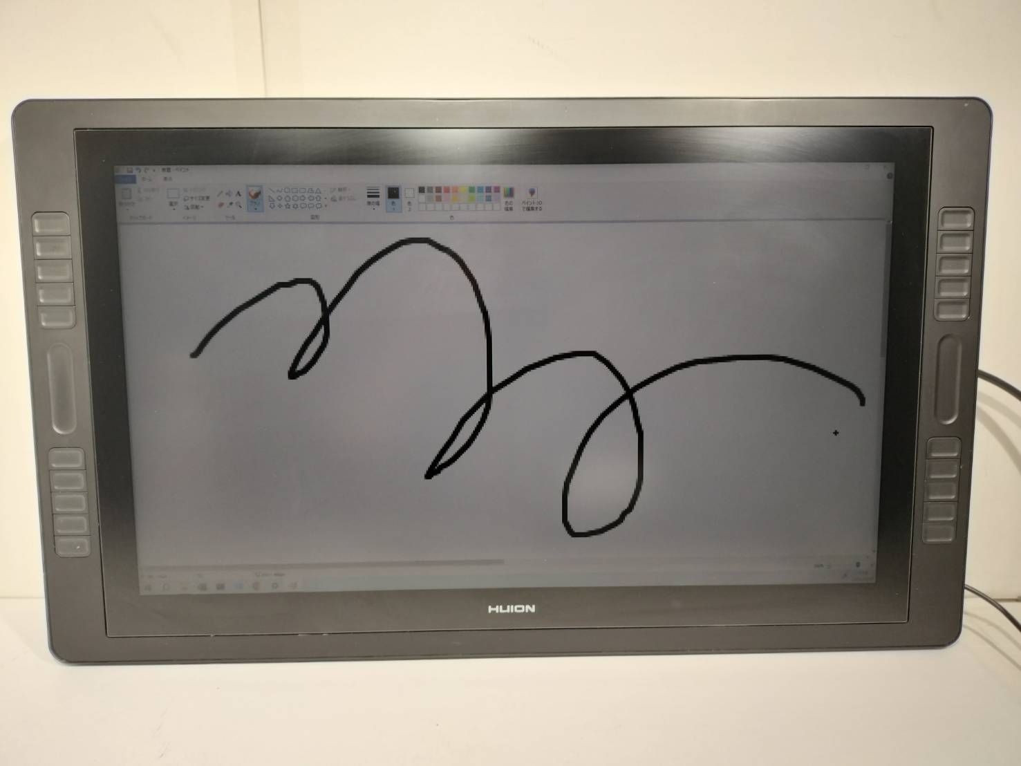 HUION Kamvas Pro 24 (4K) ペンタブレット本体 USED Kamvas Pro 24（4K）プロのアーティストのためのUHD液晶ペンタブレット