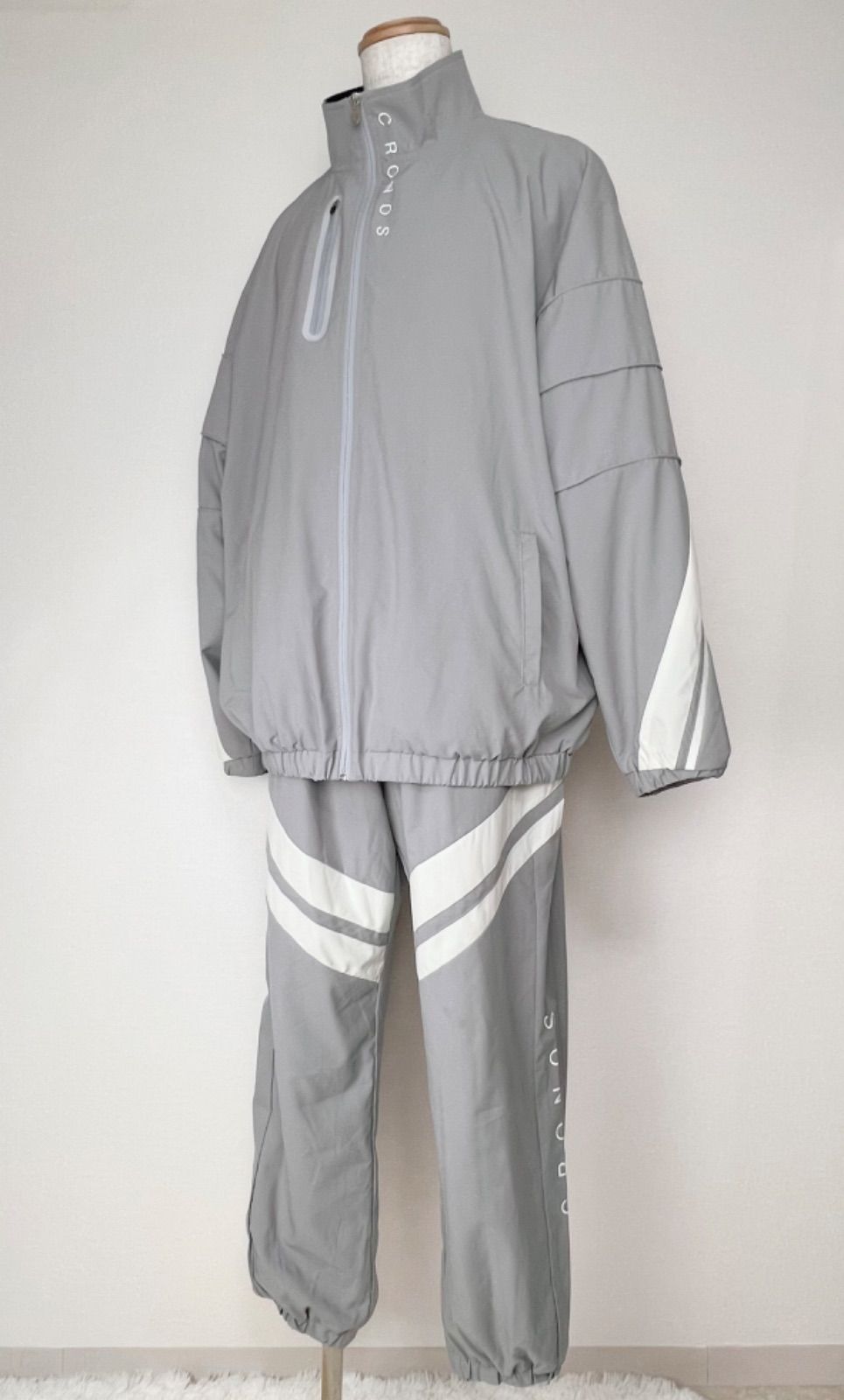 【美品】クロノス　CRONOS ジャージセットアップ CRONOS クロノス ジャージ セットアップ グレー - メルカリ