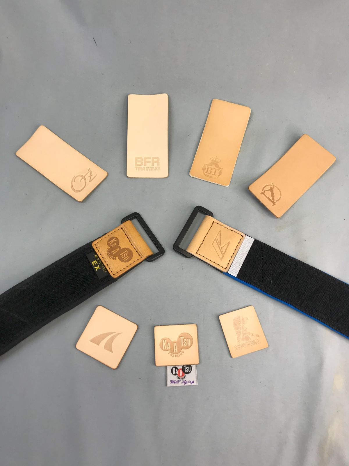 脚合計４本の単価 ブラック|イエロー|ピンク３色何れか選択です