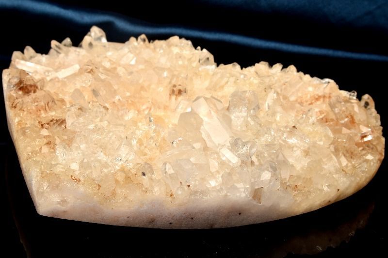 1点物】浄化や魔除けに 水晶クラスター 104x120x29mm ハート 原石