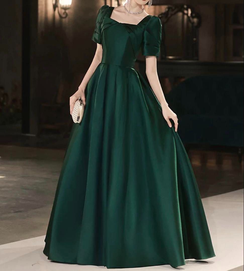 グリーンが美しい シンプルな半袖 イブニングドレス グリーンが美しい シンプルな半袖 イブニングドレス ドレス 衣装