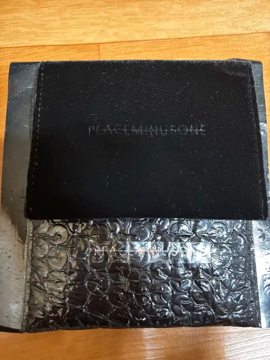 PEACEMINUSONE ピースマイナスワン デイジー og ブローチ