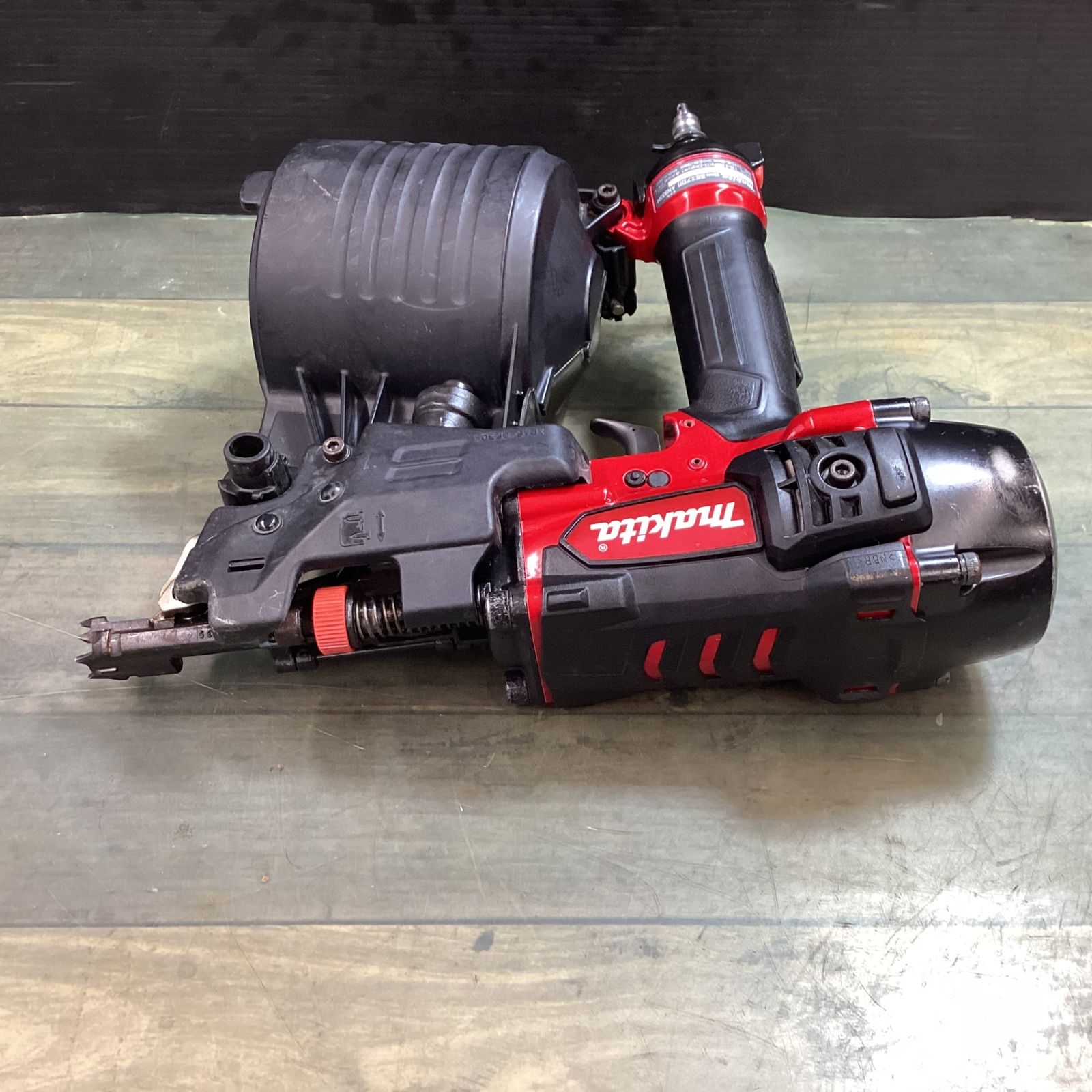 マキタ(makita) 高圧エア釘打ち機 AN933H 【東大和店】 - メルカリ