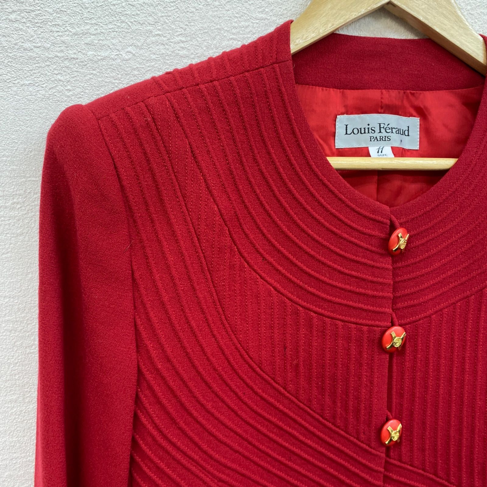 Louis Feraud ルイフェロー 肩パッド入り テーラードジャケット