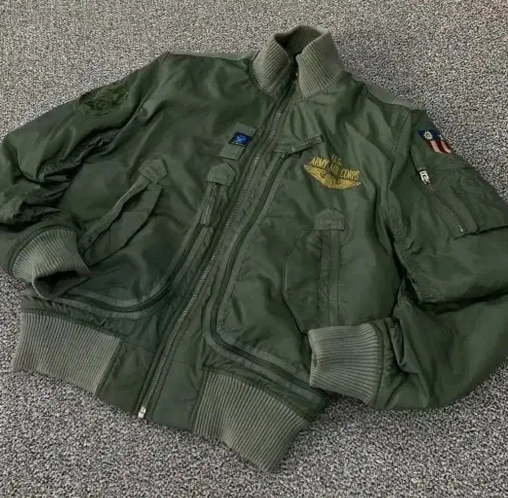 【雷市場（ポンジャン）商品韓国直送】 MA-1ジャンパー