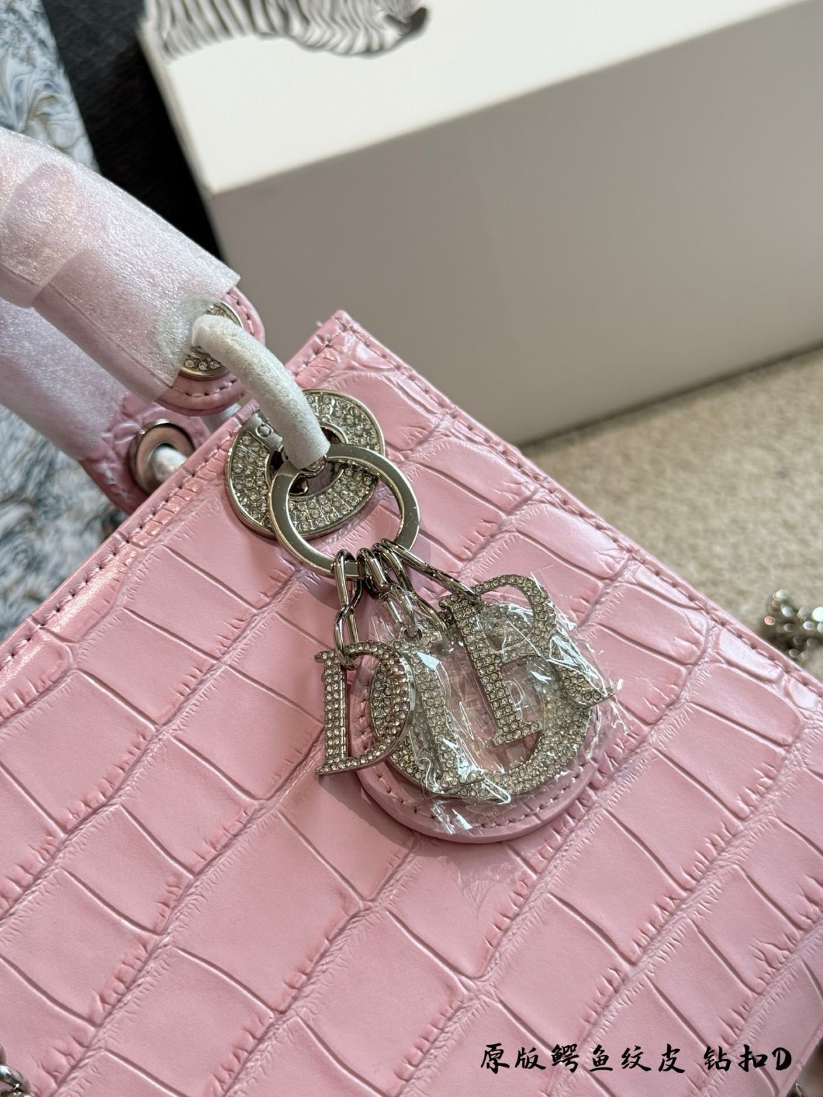 Dior クロコダイルエンボスバックパック 今日特価】DIOR Lady Dior Crocodile Embossed Leather Bag
