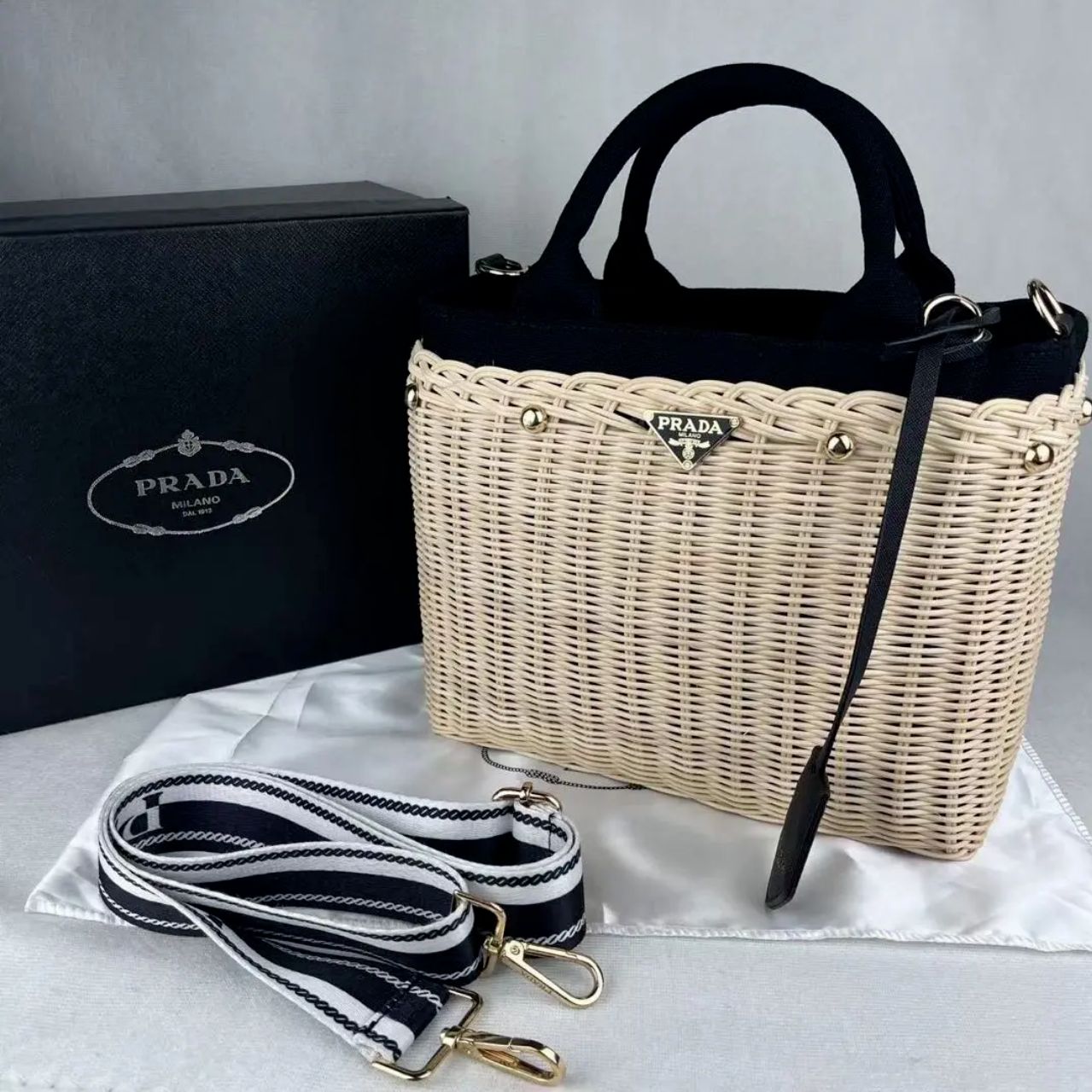 美品箱付き】PRADA プラダ カゴバッグショルダーバッグ 即日発送 匿名  