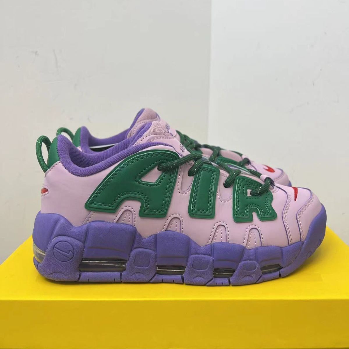 新品未使用ナイキ AMBUSH x Nike Air More Uptempo Low “Lilac スニーカー