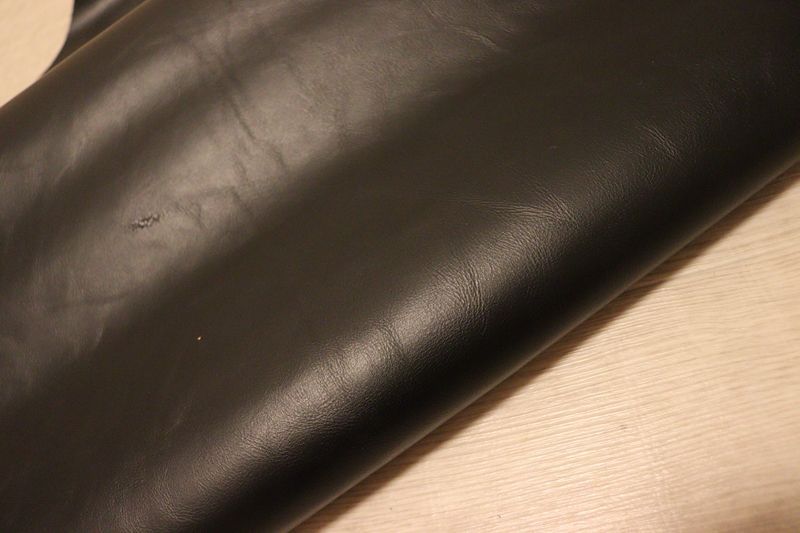 ブラック 266ds コンビヌメ革 牛革 国産 レザー プルアップ加工 はぎれ 一枚革 レザークラフト 革 皮 本革 diy 生地 材料