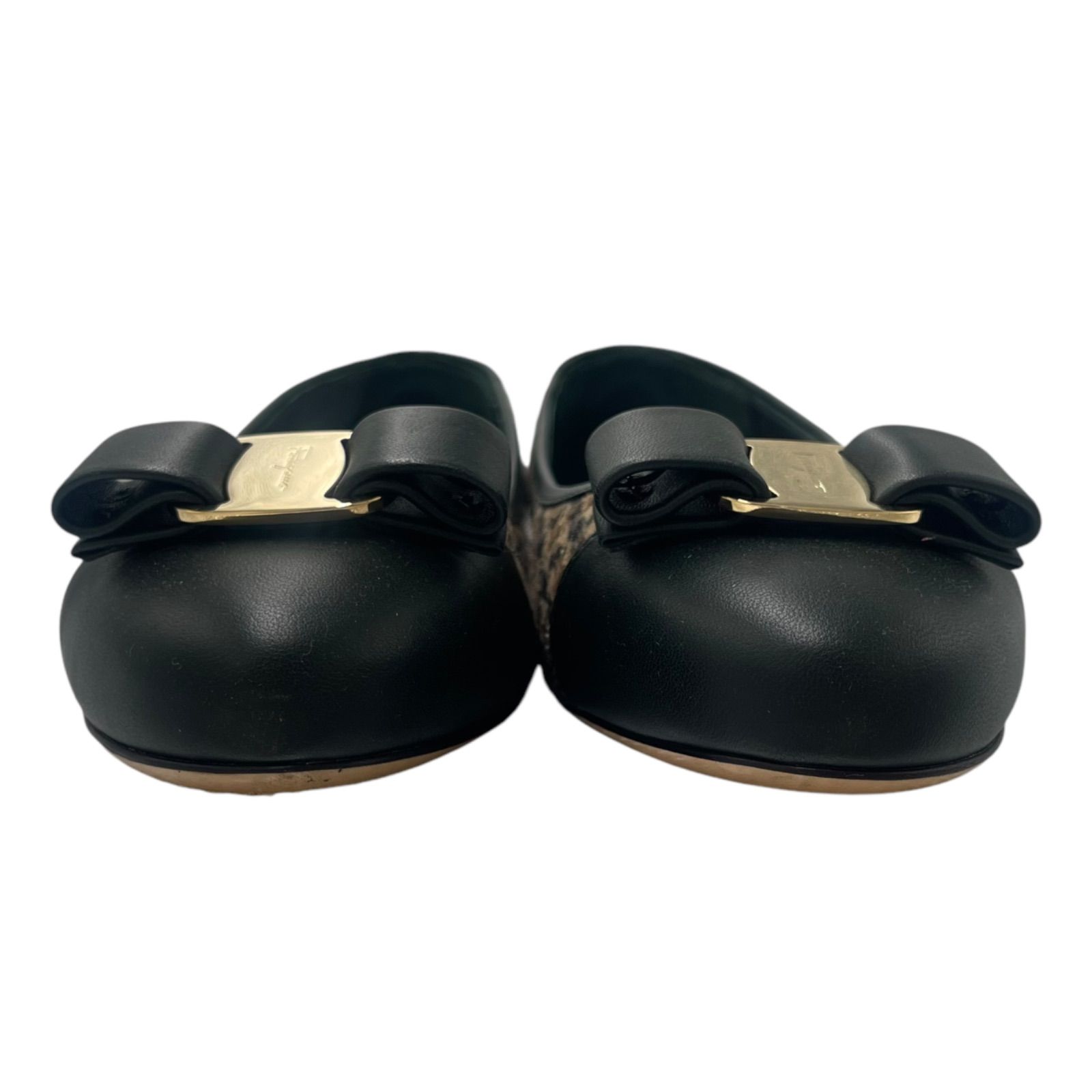 美品 ferragamo VARA ヴァラ パンプス25.5cmチェック ブラック 箱つき 