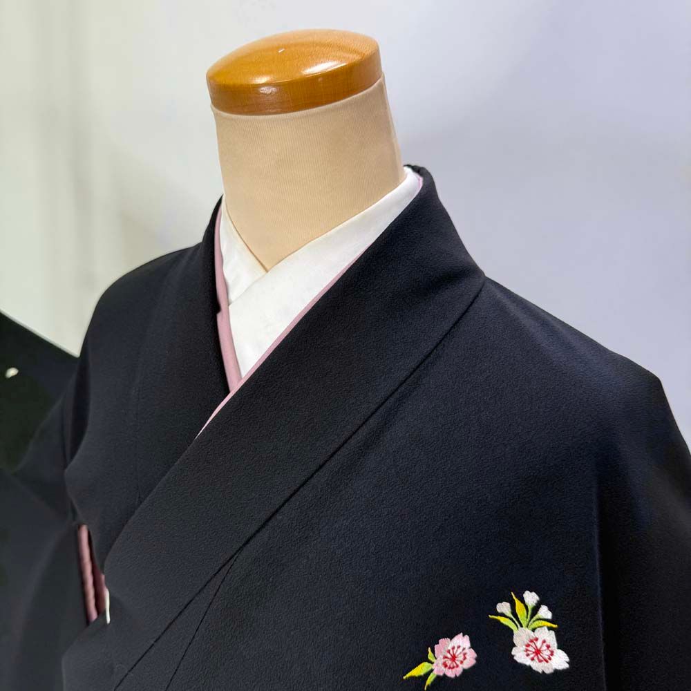 二尺袖 単品 卒業式着物 黒 kansai 裄69cm LLサイズ  袴用着物 化繊 中古 4582 二尺袖 単品 卒業式着物 黒 kansai 裄69cm LLサイズ 袴用着物 化繊