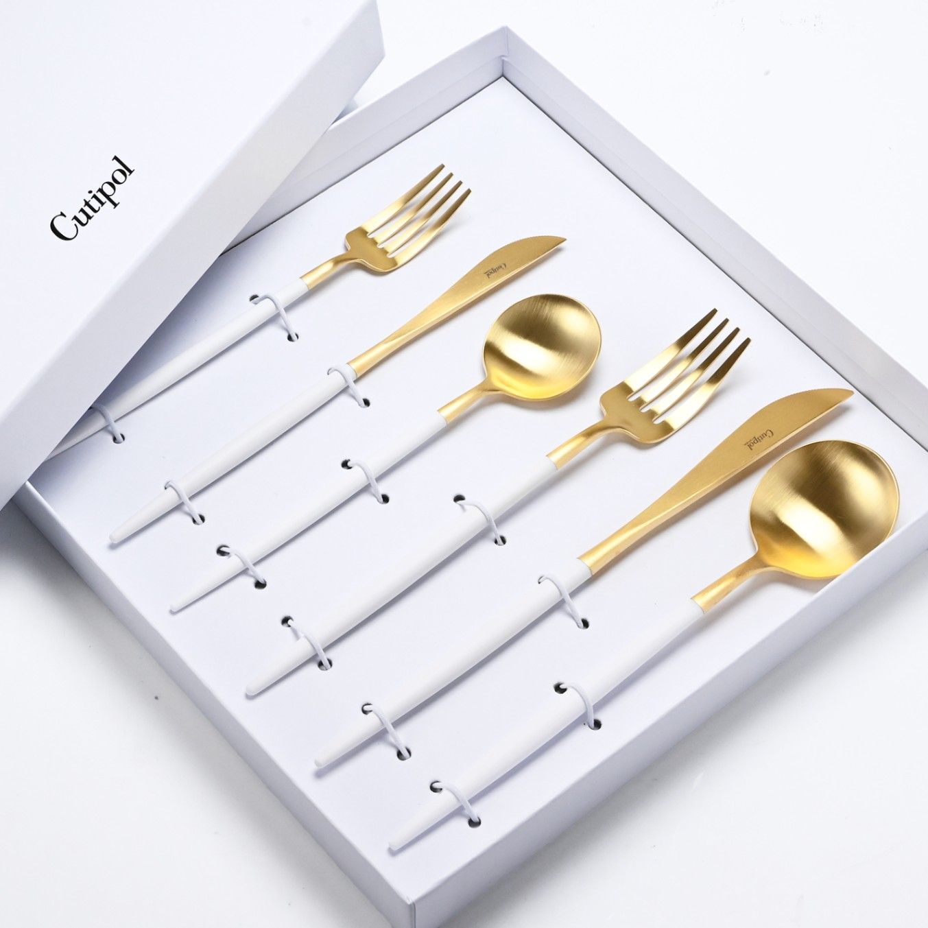 希少 クチポール ゴア カトラリーセット スプーン フォーク ナイフ 白 金 楽天市場】Cutipol GOA クチポール ゴア ホワイトマットゴールド