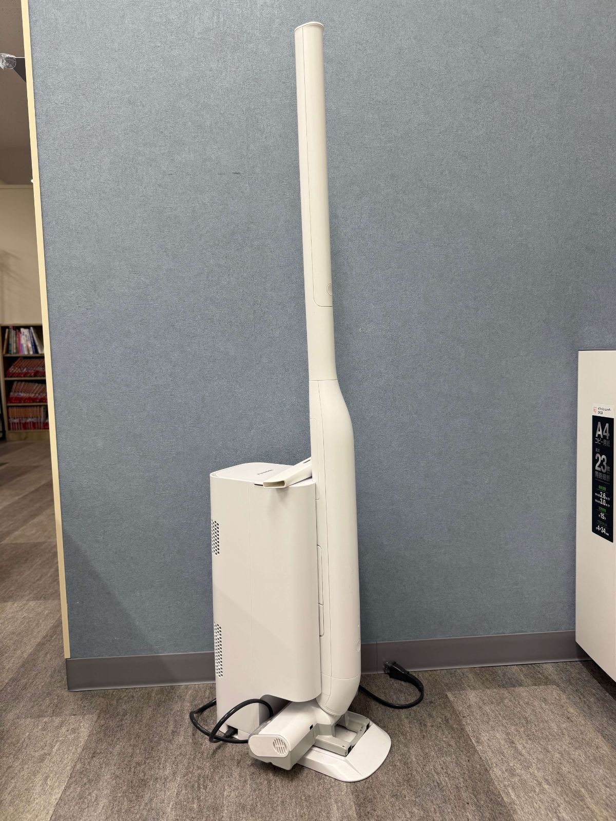 【中古】 Panasonic パナソニック コードレス セパレート型 AVA79V-0A MC-NS10K 2023年製 掃除機 家電 S9055499 Panasonic パナソニック コードレス セパレート型 AVA79V-0A MC-NS10K